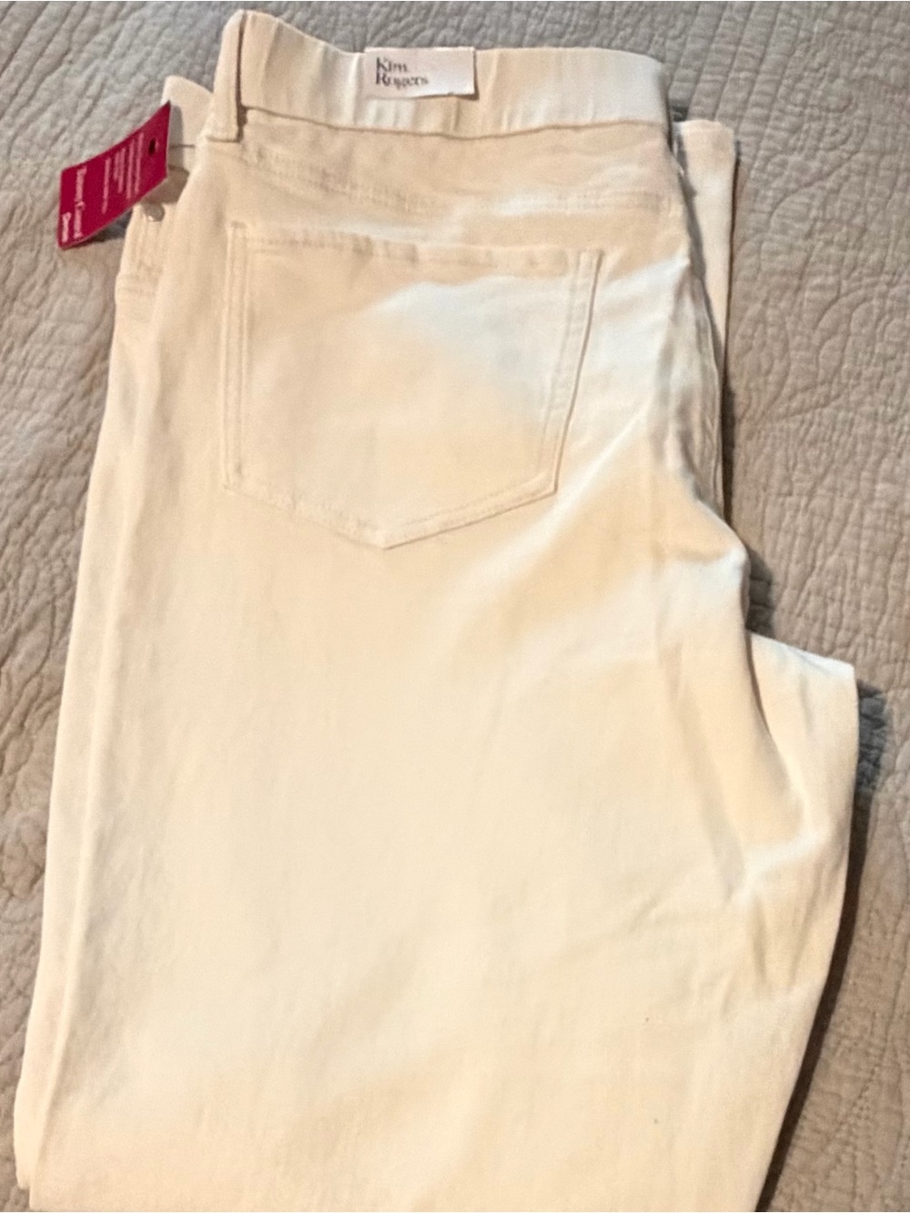 Kim Rogers Off-White pull-on bootcut jeans Women’s size 16 Avg. New with tags